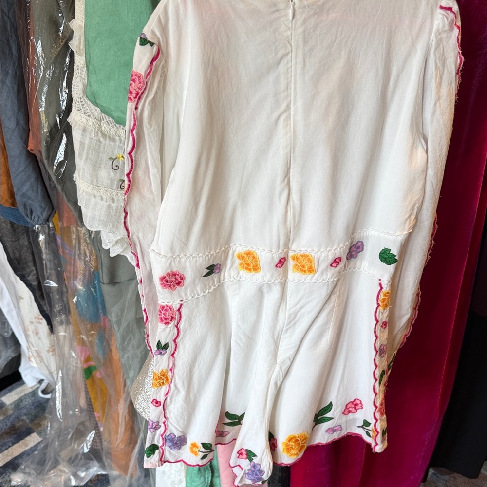 Floral Embroidered Romper - Picture 6 of 8